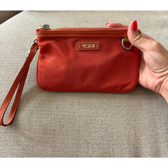 Tumi Wristlet Orange 7x4 Travel Small Compact - Picture 1 of 5